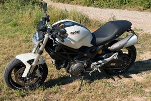 Ducati Monster 696 - 2009