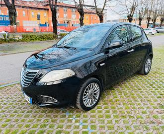 lancia Y 1.2 benz gpl