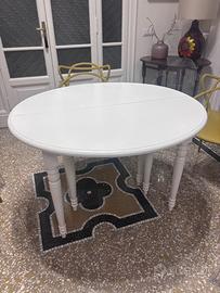 Tavolo in legno bianco allungabile