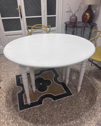 Tavolo in legno bianco allungabile