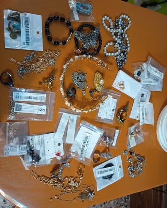 lotti bigiotteria (anelli,piercing,ciondoli ecc)