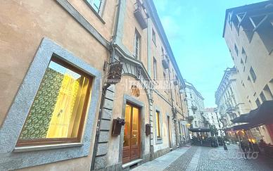 AFFASCINANTE LOCALE COMMERCIALE DI 100 MQ.