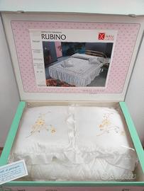 Copriletto matrimoniale con cuscini