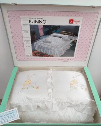 Copriletto matrimoniale con cuscini