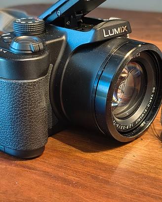 Panasonic Lumix DMC FZ5 Optical Zoom Nera Compatta