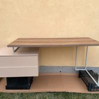 Scrivania moderna 144x 59cm con casettiera