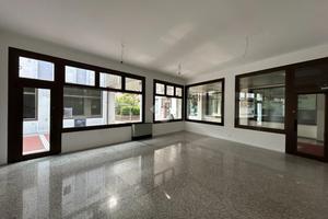 NEGOZIO A MONTEBELLUNA