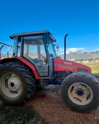 Trattore Massey Ferguson 4255