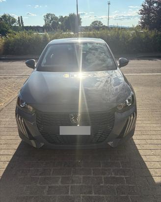 peugeut 208 Maniacalmente tenuta 