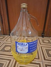 Damigiana in vetro + 2 casse di bottiglie vuote
