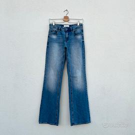 Jeans Stradivarius.