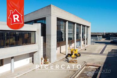 Uffici e magazzini mq 2330, SS 101 Lecce