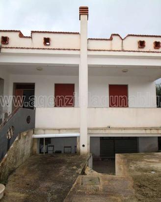 Due unità abitative con veranda terreno e garage