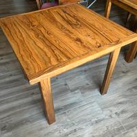 Tavoli in legno di ulivo massello