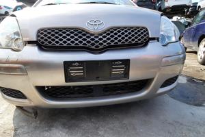 TOYOTA YARIS 2004 - PARAURTI ANTERIORE