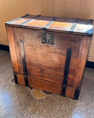 Baule antico con vano segreto (fine '800) - Genova