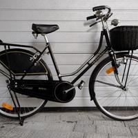 Bicicletta modello olandese vintage