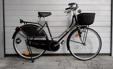 Bicicletta modello olandese vintage