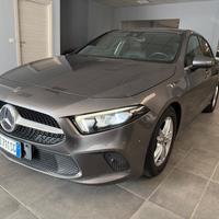 Mercedes A 180 Automatic Xenon Pelle Euro 6D Temp 