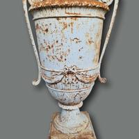 VASO MONUMENTALE IN GHISA H 189 DISPONIBILE COPPIA