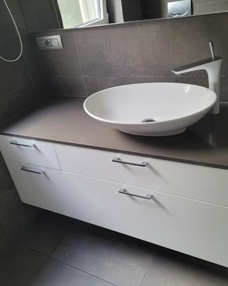 Mobile bagno con top in Okite + lavandino Scarabeo