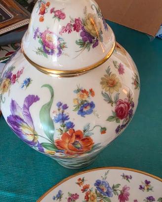 Elegante Set Vintage in Porcellana con Decori Flor