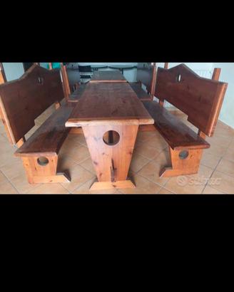 Panche e Tavoli di legno di noce
