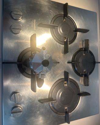 Piano cottura a gas 4 fuochi Hotpoint Ariston