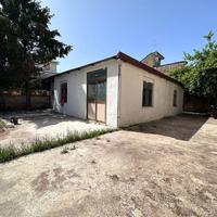 Casandrino locale di c.a 150 mq con cortile indip