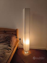 Lampada da terra moderna a colonna