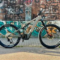 INCENTIVO E-Mtb Focus Sam2 6.8 BoschCX Kiox 750 wh