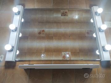Specchio a muro per bagno modello camerino