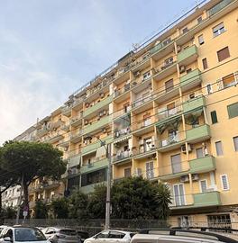 2 LOCALI A NAPOLI