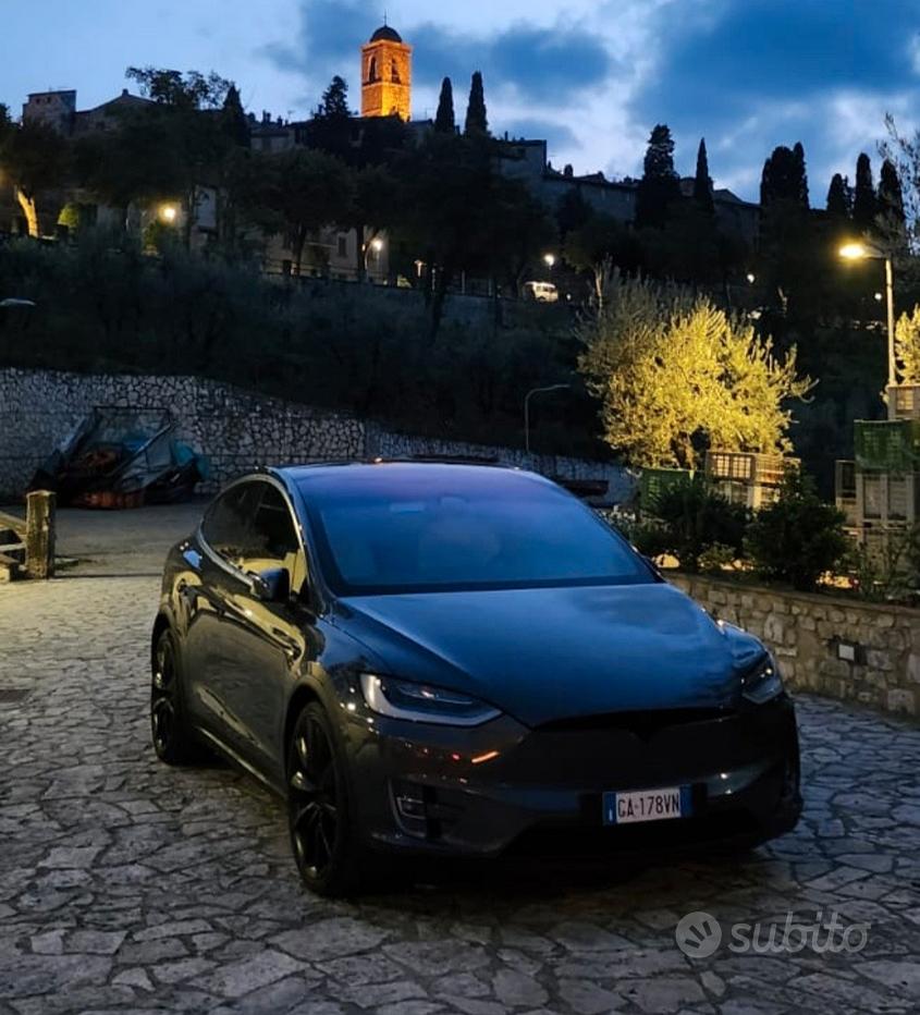 TESLA Model X