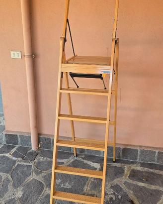 scala in legno