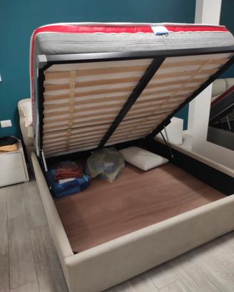 Letto matrimoniale contenitore imbottito