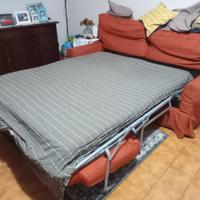 Divano letto matrimoniale
