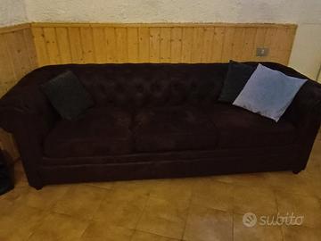 Divano Chesterfield 