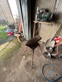 Incudine con telaietto