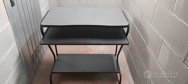 Scrivania porta Pc con base rettrattile 