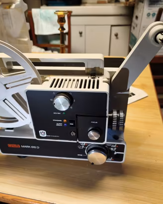 Proiettore super 8