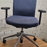 Sedia da ufficio ergonomica in buona condizioni 