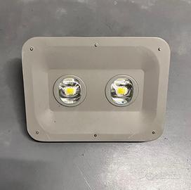 Fari LED impianti sport luce bianca antiabbaglio