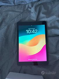 Apple iPad 9.7" 128GB Wi-Fi Grigio Siderale
