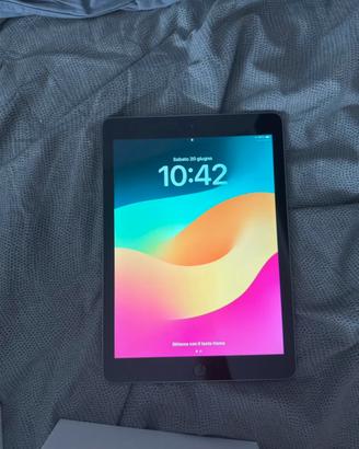 Apple iPad 9.7" 128GB Wi-Fi Grigio Siderale