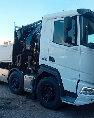 Daf XF 530 8x2 con Gru EFFER 525 e Ribaltabile