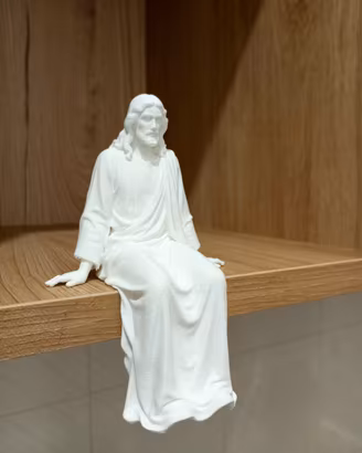 statuetta Gesù seduto  bianca