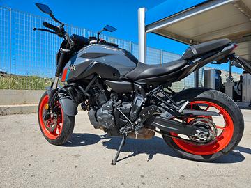 Moto Yamaha MT 07 2021