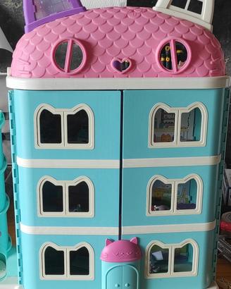 Gabby's dollhouse 