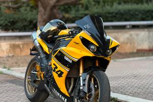 Yamaha R1 Big Bang